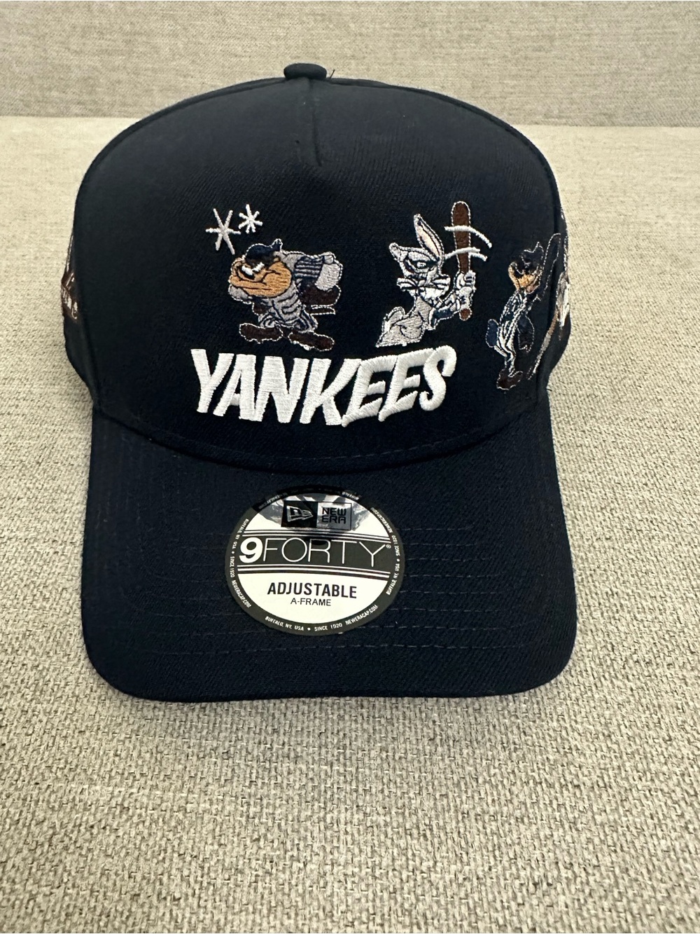 New Era Looney Tunes NY Yankees 9FORTY A-Frame Snapback